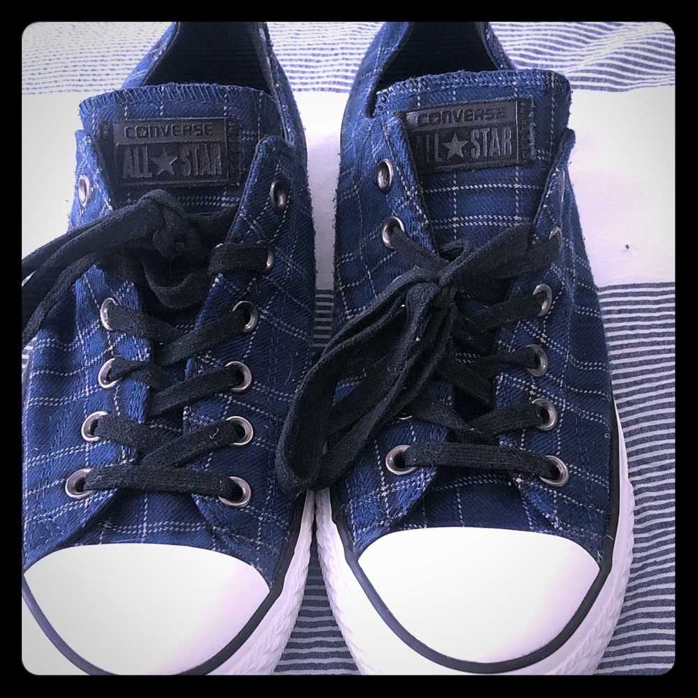 9.5 PLAID CONVERSE EXCELLENT PRE-OWNED CONDITION!